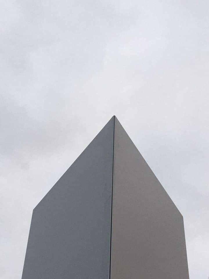 Трехсторонний монолит