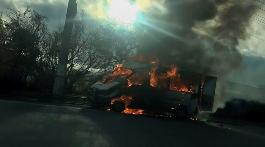 У Криму чоловік підпалив мікроавтобус і загинув.