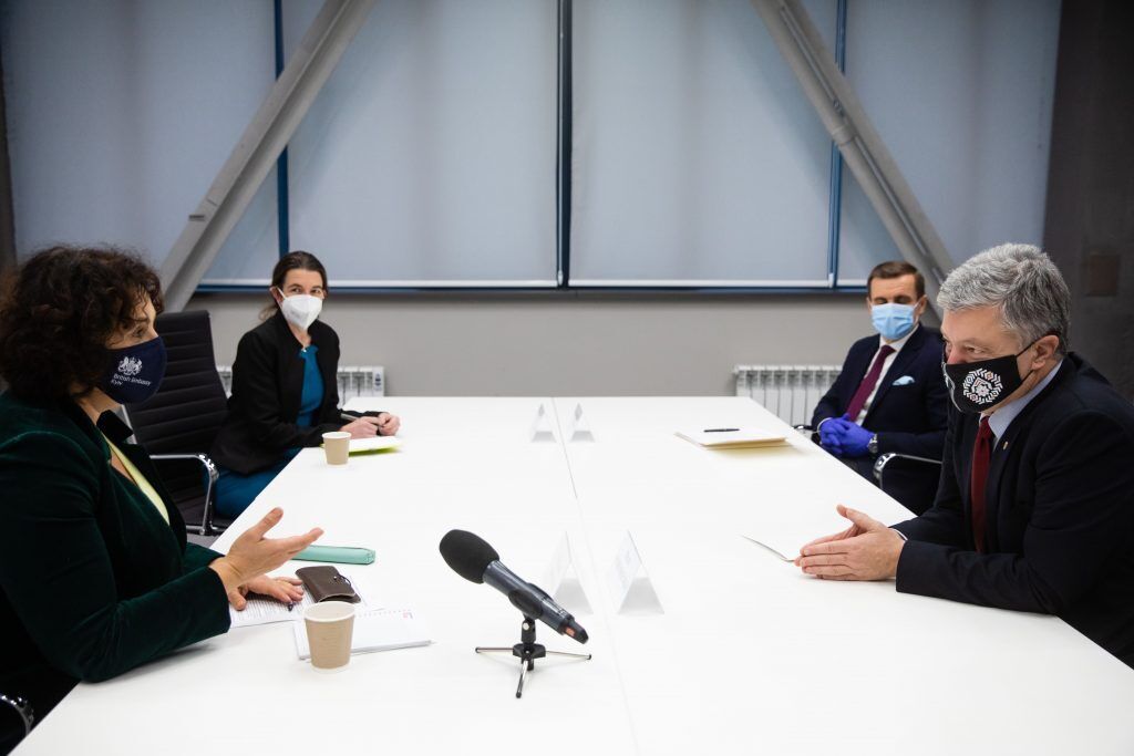 Порошенко зустрівся із послинею Британії Меліндою Сіммонс