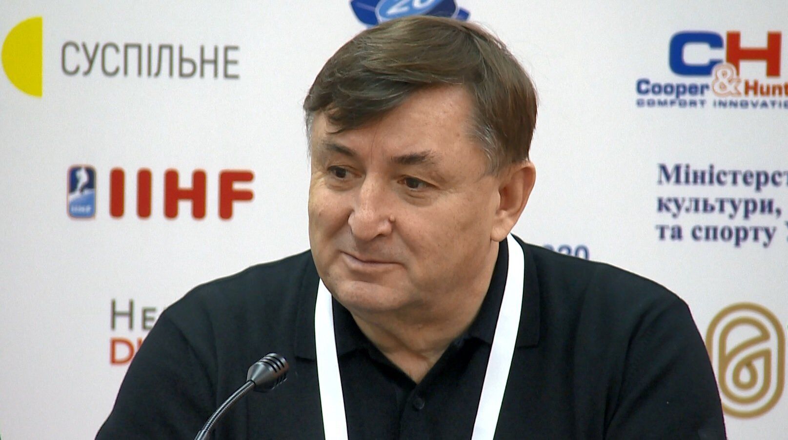 Анатолий Брезвин возглавляет ФХУ почти 15 лет.