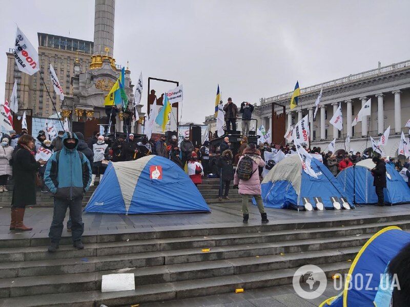 Протестувальники встановили намети на Майдані