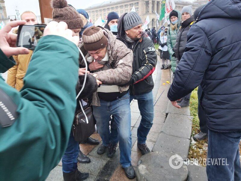 На Майдане в ходе столкновений с полицией пострадали люди