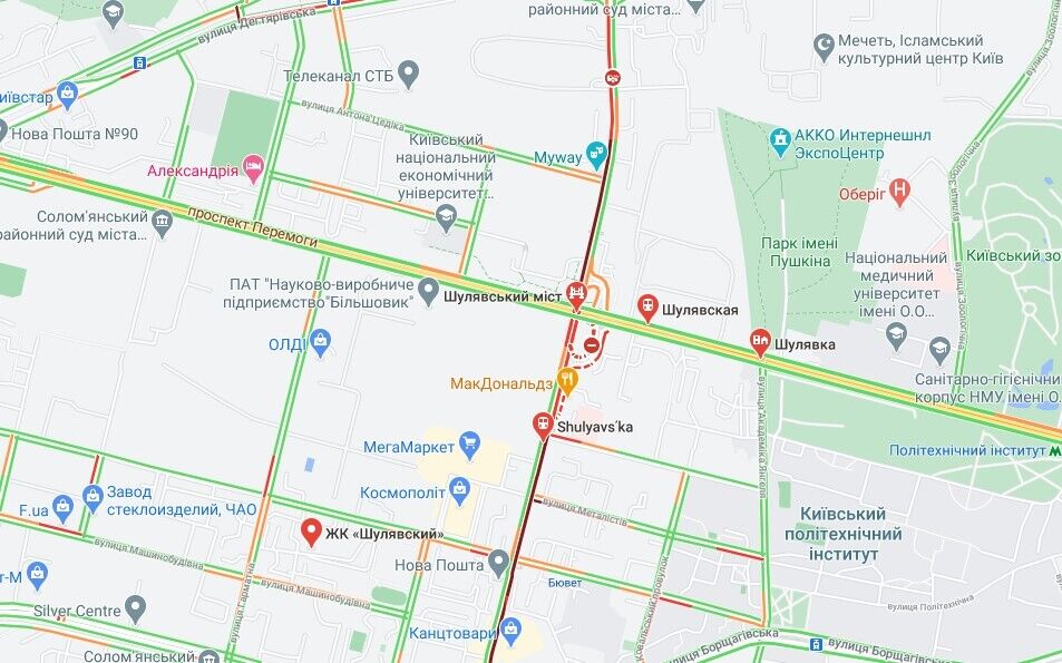 Київ застряг у величезних заторах через ДТП, НП на Шулявському мосту і мітинги. Мапа