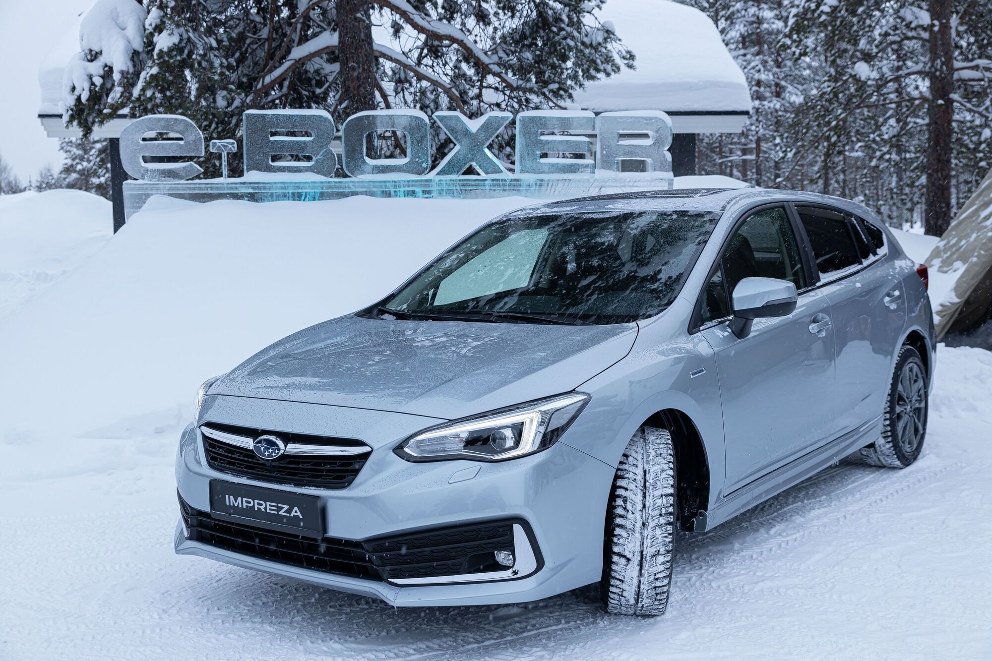 Subaru Impreza e-Boxer з технологією mild hybrid здатна пересуватися на електротязі на швидкості до 40 км/год