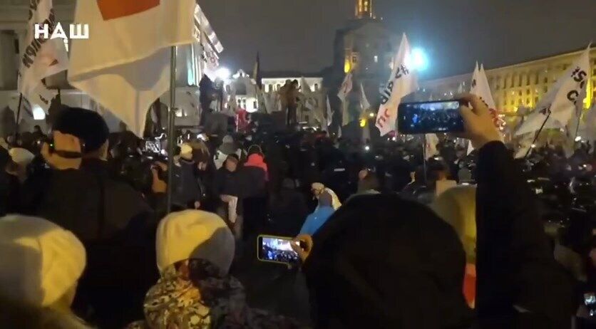Поліція зачистила Майдан від наметів.