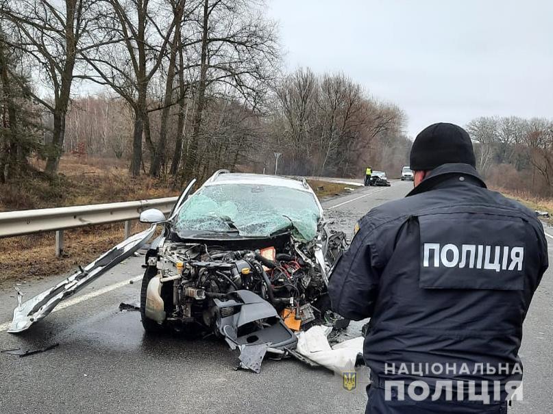 Водій Cherry M11 виїхав на зустрічну смугу