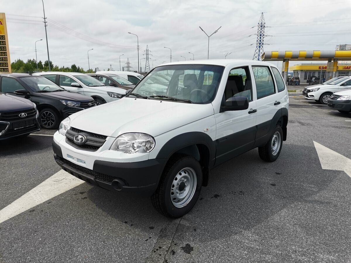 Lada Niva, которая сейчас продается - тоже, что и Chevrolet Niva, только с логотипом АвтоВАЗ