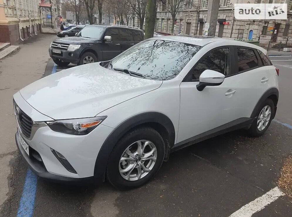 Вживану Mazda CX-3 пропонують за $13 200. Нова виглядає так само, але коштує 695 800 грн