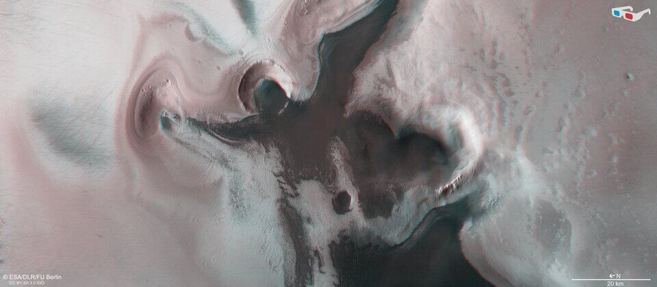 На поверхні Марса утворився "янгол із серцем".