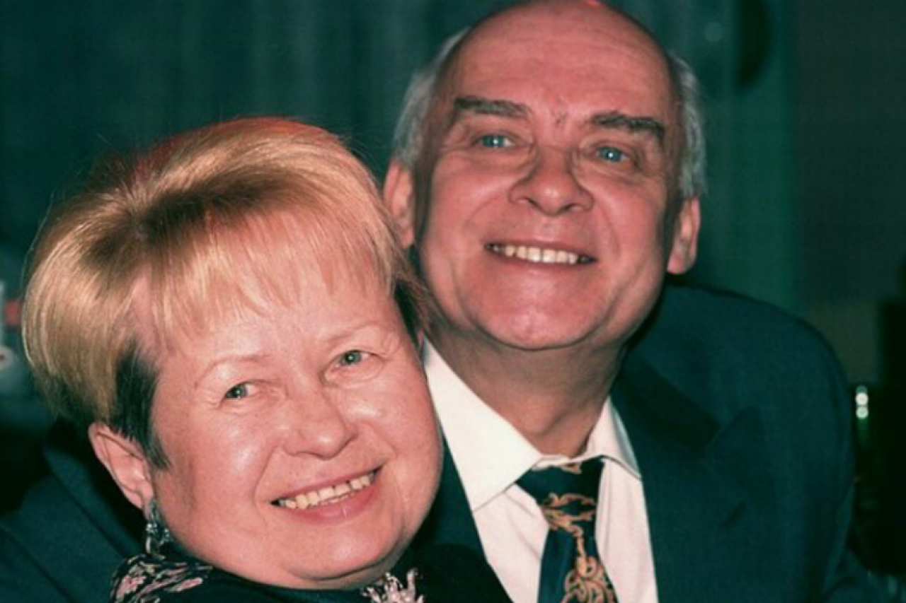 Олександру Пахмутову і Миколу Добронравова госпіталізували з коронавірусом