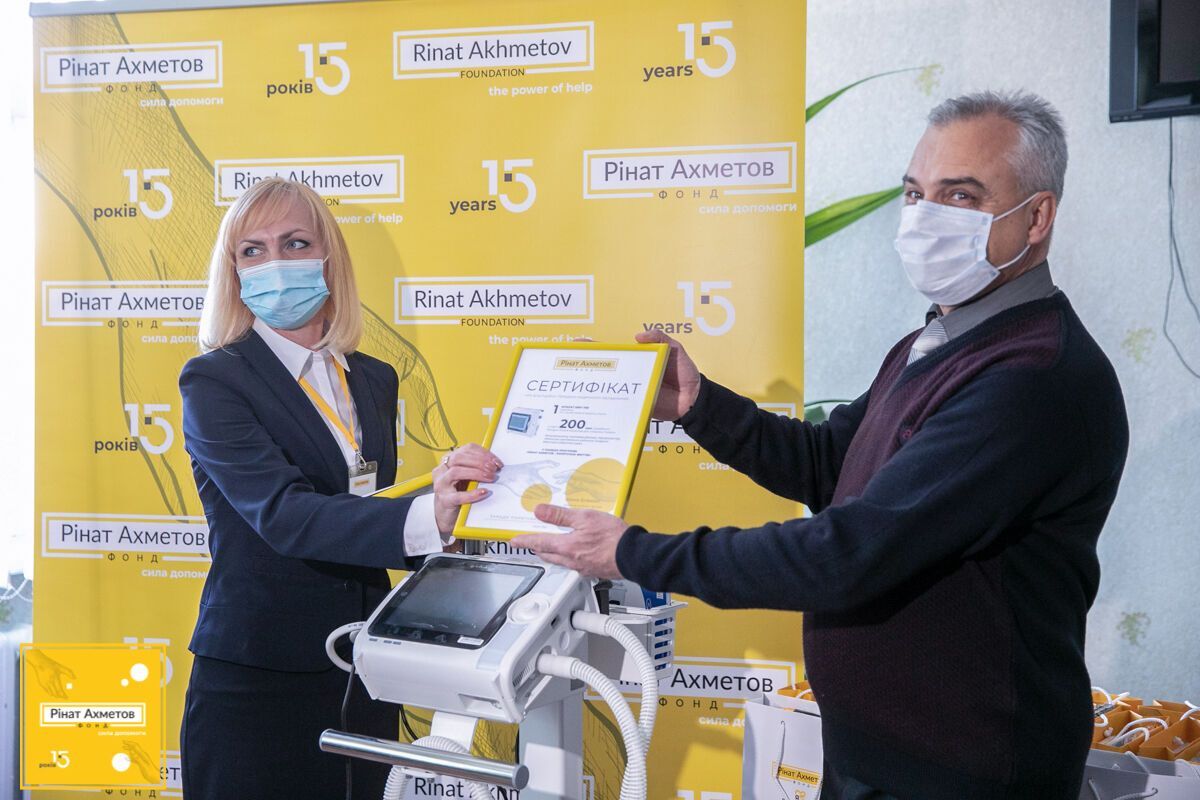 У Фонді Ріната Ахметова розповіли про допомогу Україні в боротьбі з коронавірусом