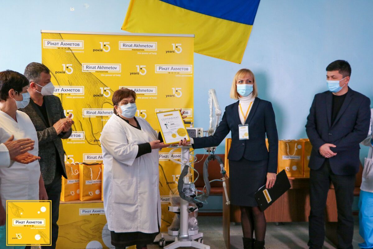 У Фонді Ріната Ахметова розповіли про допомогу Україні в боротьбі з коронавірусом