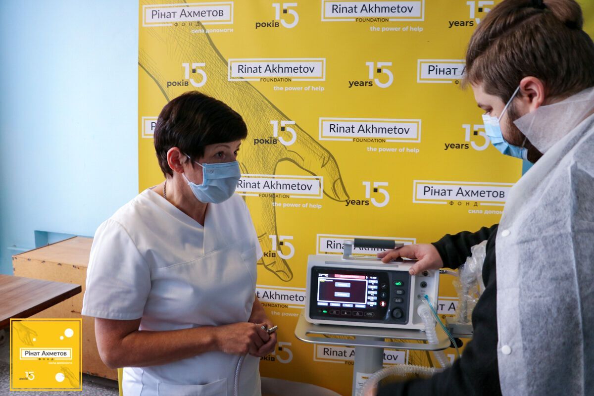 У Фонді Ріната Ахметова розповіли про допомогу Україні в боротьбі з коронавірусом