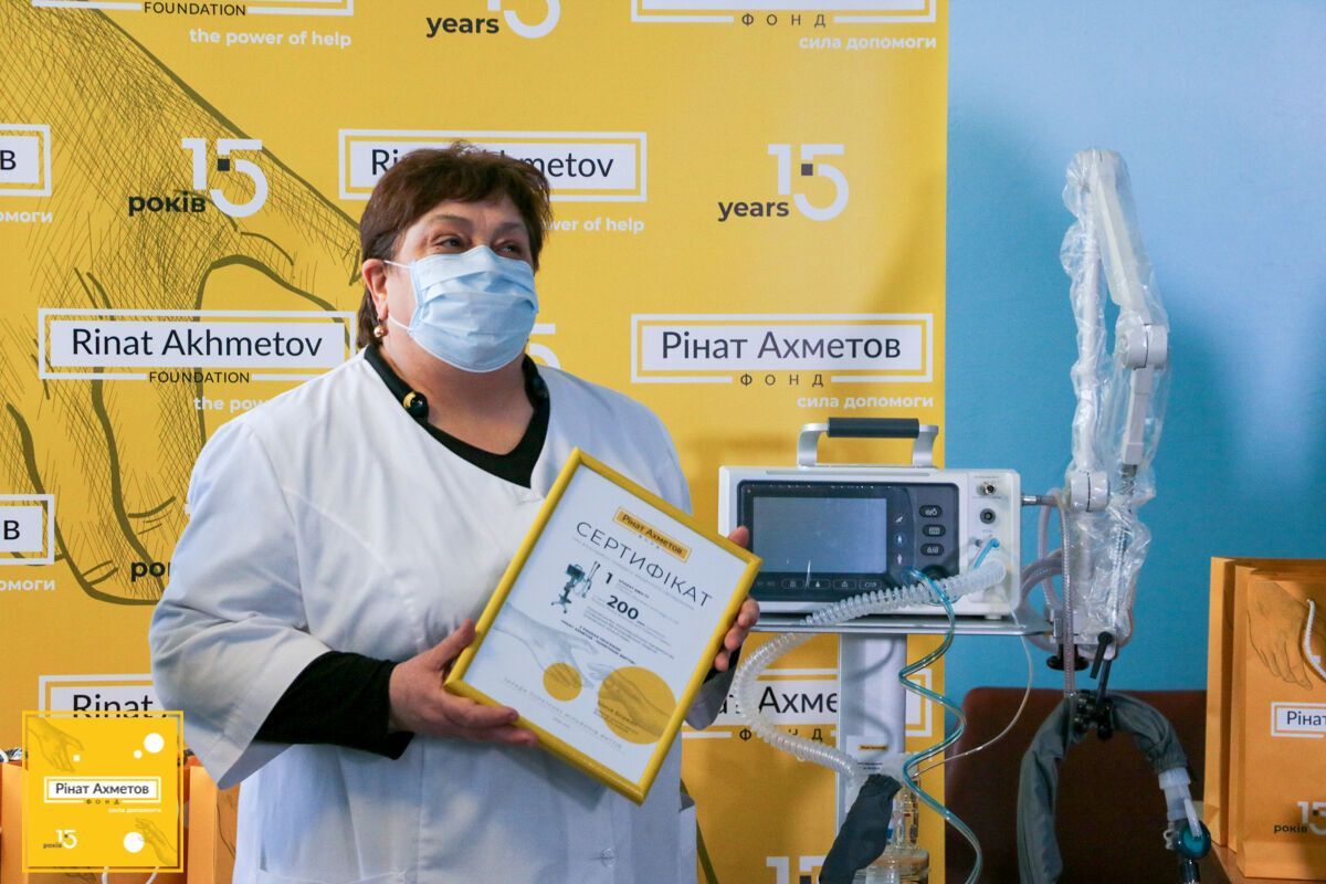 У Фонді Ріната Ахметова розповіли про допомогу Україні в боротьбі з коронавірусом