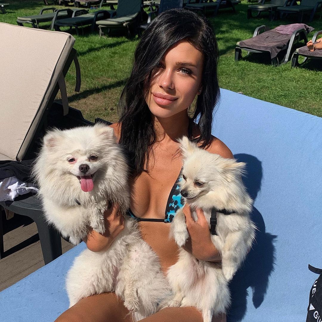 Анастасия Гладун с собачками