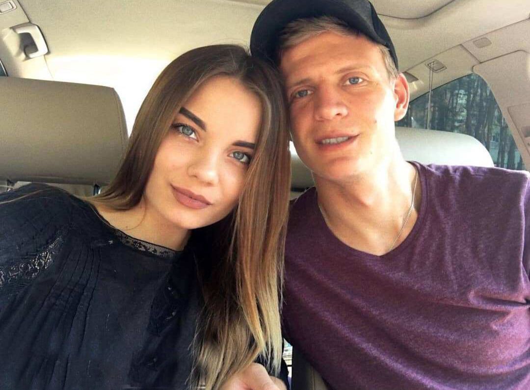 Влад и Дарья Кучерук в машине