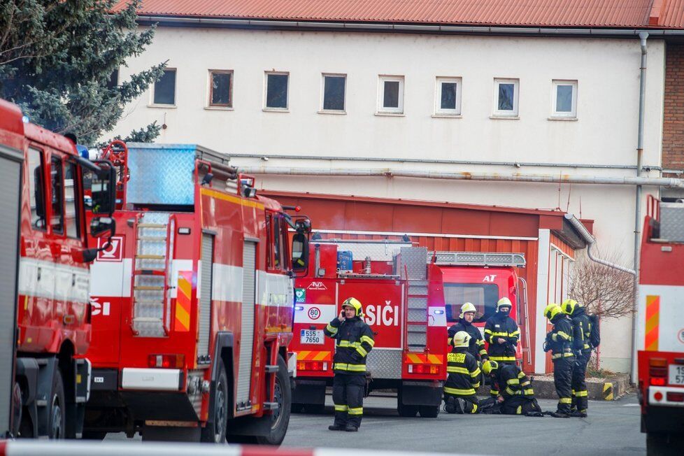 В Чехии из-за взрыва загорелась электростанция. Фото и видео ЧП