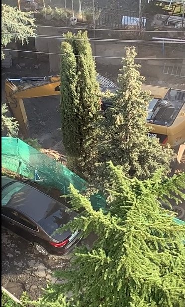 Стройка под окнами