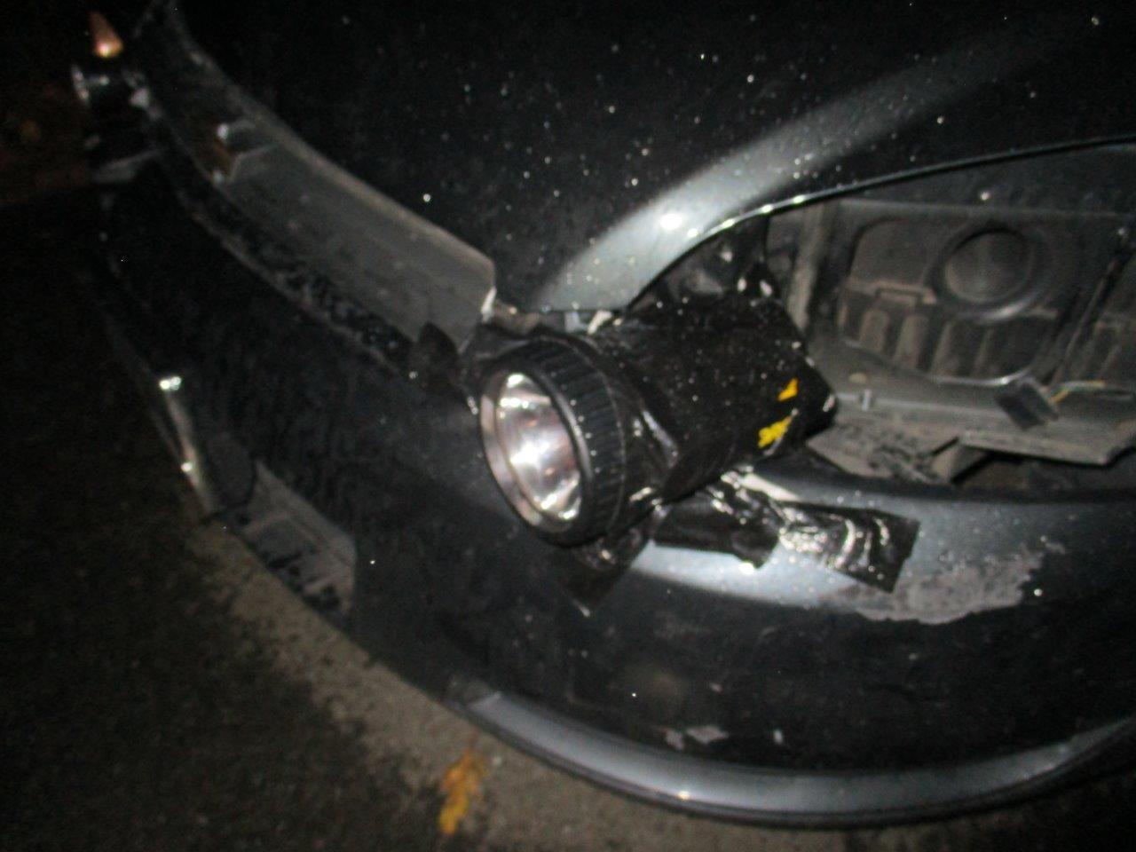 Водитель разбил авто и поставил фонарики вместо фар