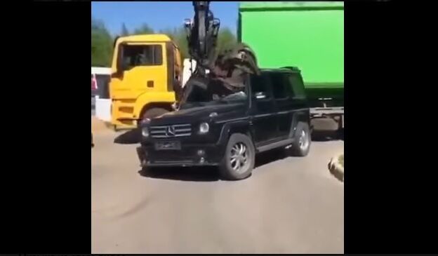 Знищення Mercedes G-Class.