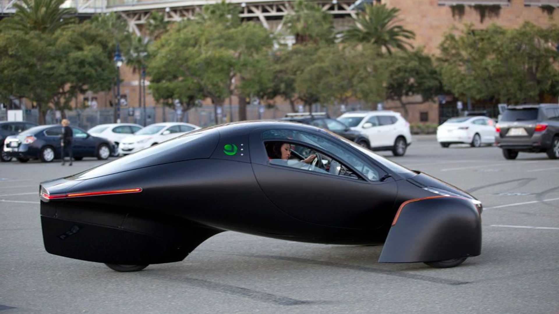 Aptera Paradigm обладает футуристичным дизайном