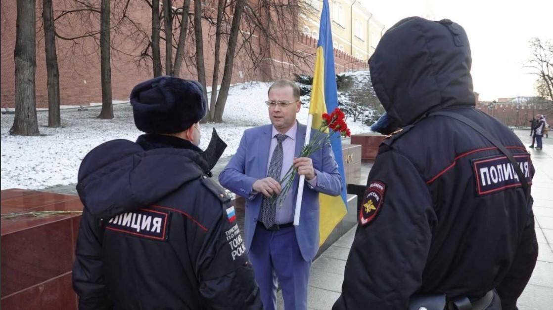 Під час акції до Юдіна підійшов наряд поліції