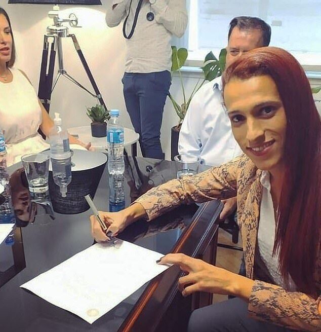 Мара Гомес подписала контракт с "Вильей Сан Карлос"