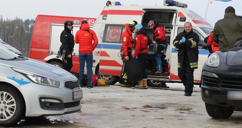 Ураган обвалив дах на голови людей