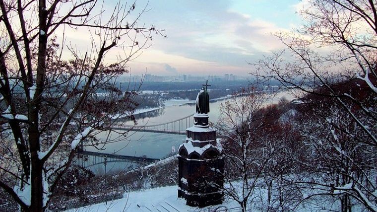 Современный зимний Киев