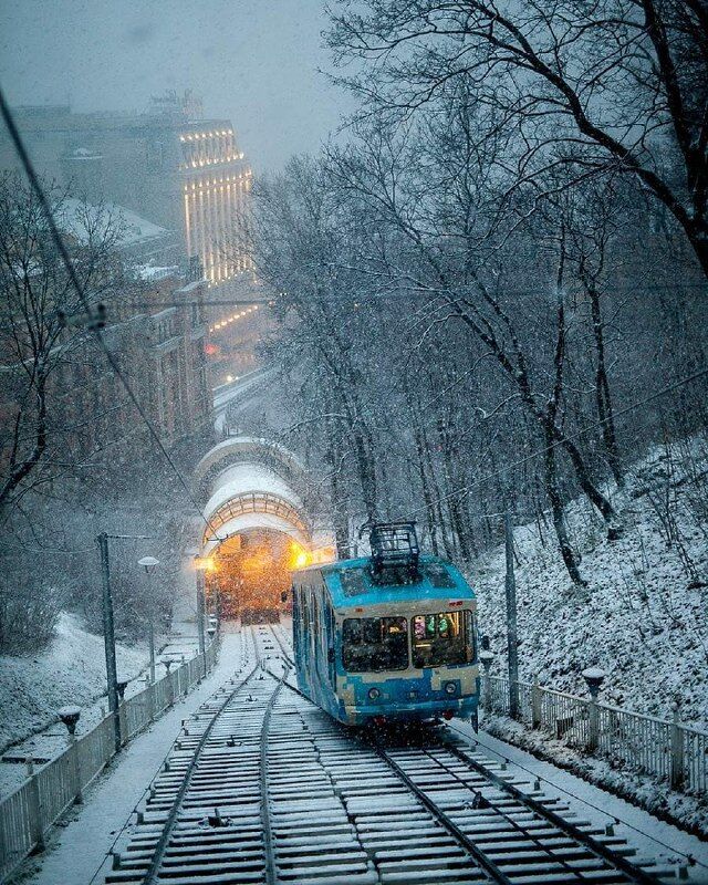 Современный зимний Киев