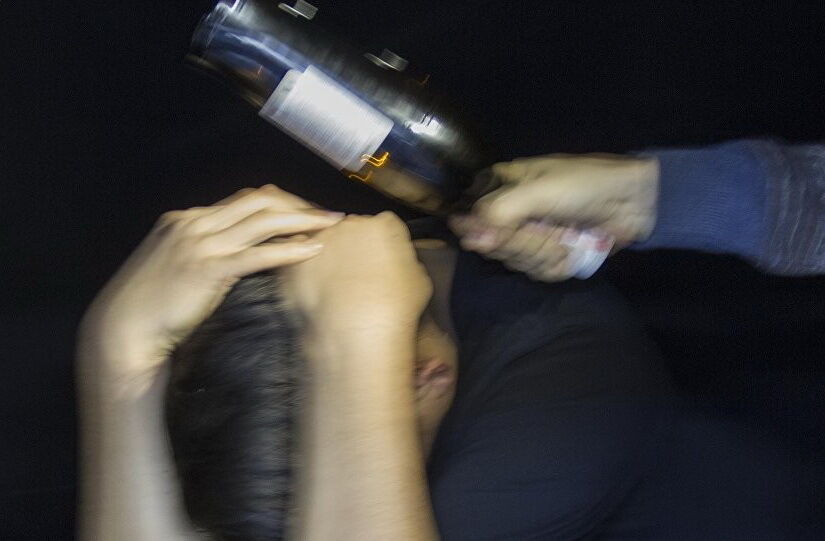 Бутылкой по голове: на Одесщине подросток устроил дерзкое ограбление