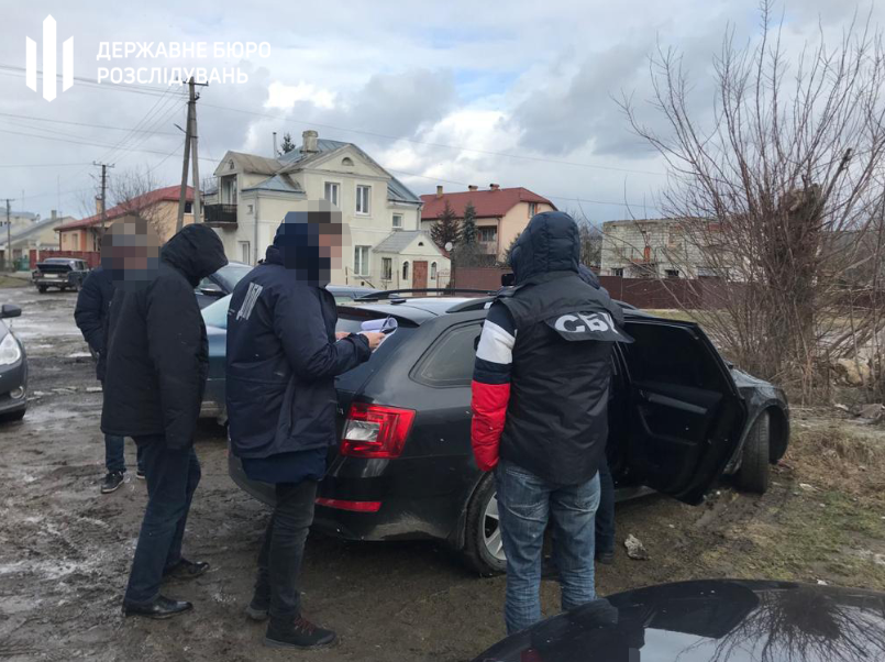 Во Львове правоохранители попались на сбыте наркотиков