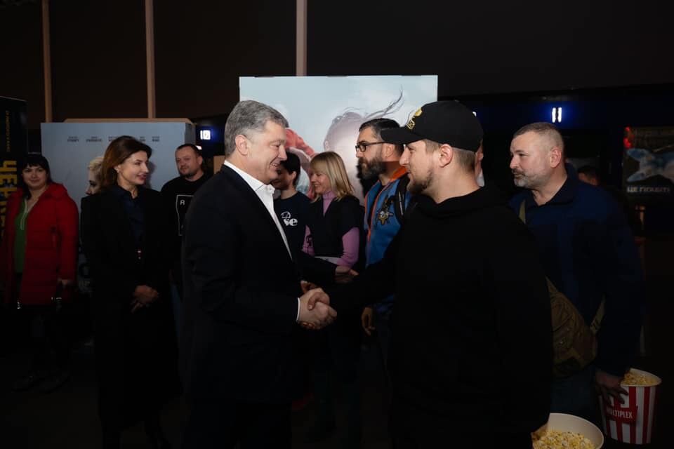 Такие не сдают Родину: Порошенко поделился впечатлениями от "Наших котиков"