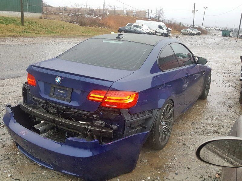 Разбитая BMW M3 на аукционе