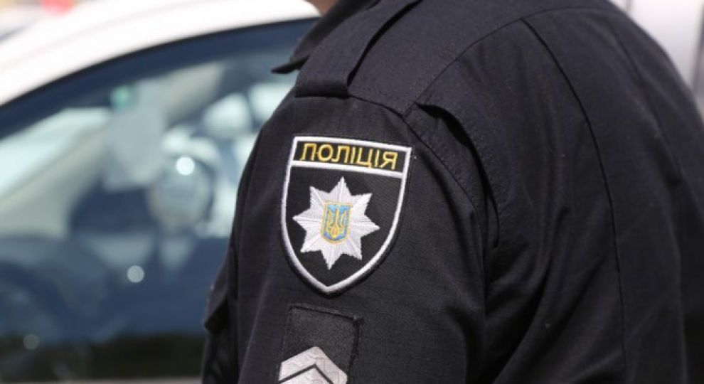 В Одессе полиция и спасатели приехали в салон эротического массажа
