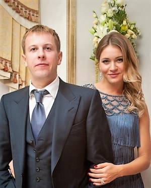 Дочь водителя Светлана Сопельник с супругом Виталием Хомутынником