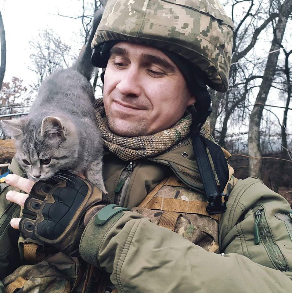 Українські військові з котами