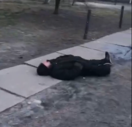Избитый бездомный Анатолий