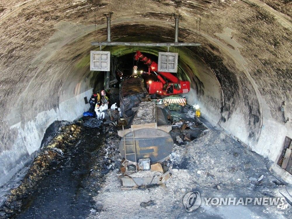 В Южной Корее в тоннеле взорвалась фура с азотом