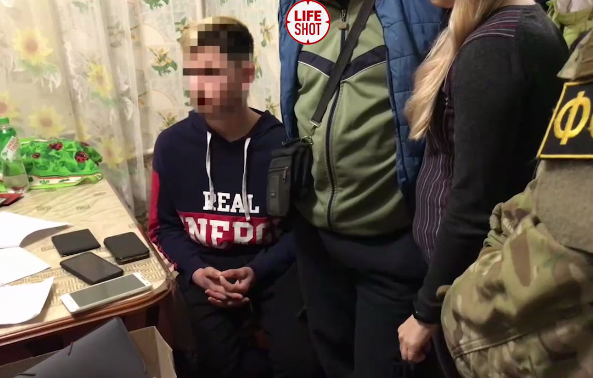 Последователи Рослякова: в Керчи задержали подростков, готовивших теракты