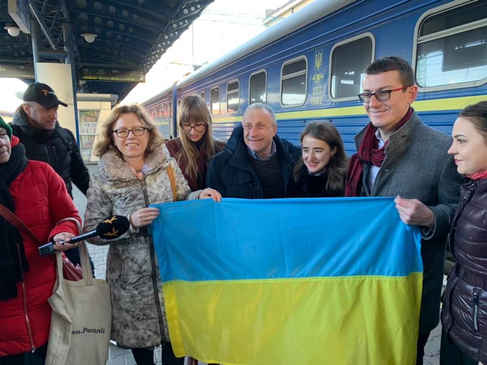 Осужденный оккупантами Крыма журналист Семена приехал в Киев