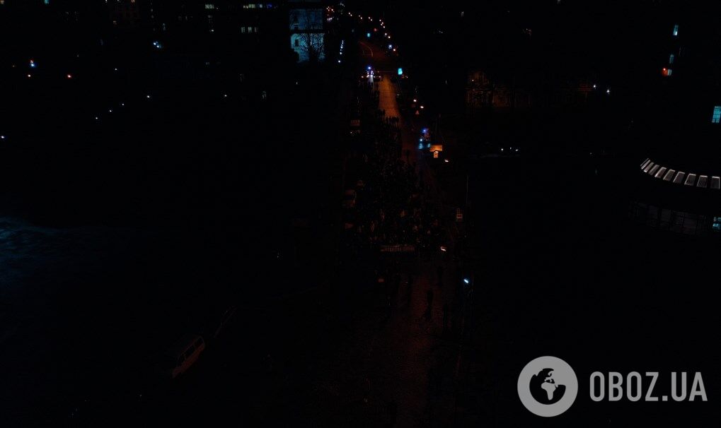 Шествие в память о Небесной Сотни показали с высоты птичьего полета