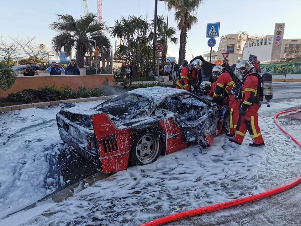 Згорілий Ferrari F40