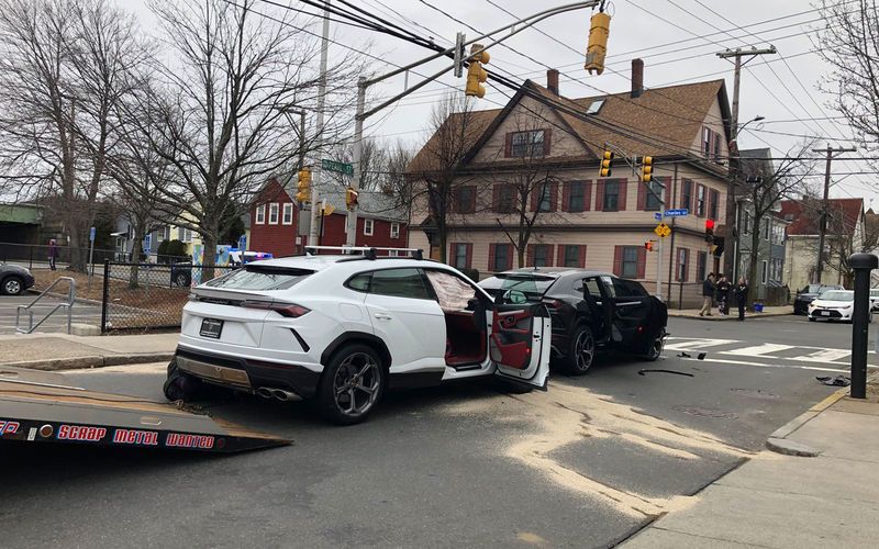 Разбитые Lamborghini Urus