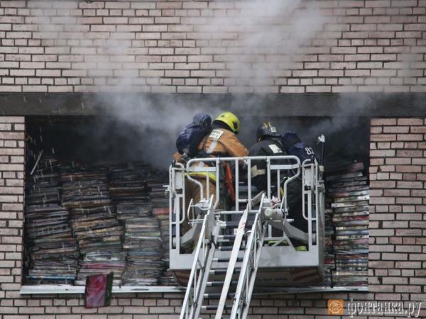В России загорелся бизнес-центр: фото и видео