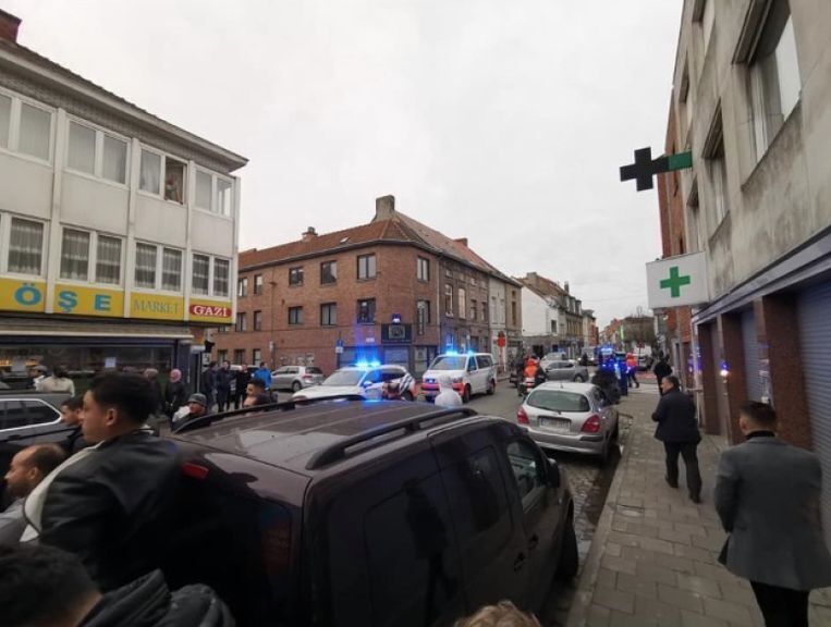 В Бельгии женщина с ножомх напала на прохожих