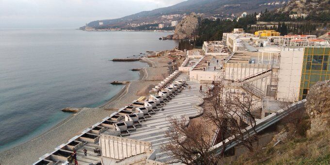 Новости Крымнаша. Сначала отбери у в*тника все, а потом дай ему самую малость — и он будет счастлив