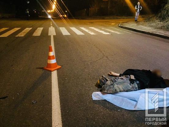 На Днепропетровщине автомобиль сбил насмерть мужчину без ног: фото 18+