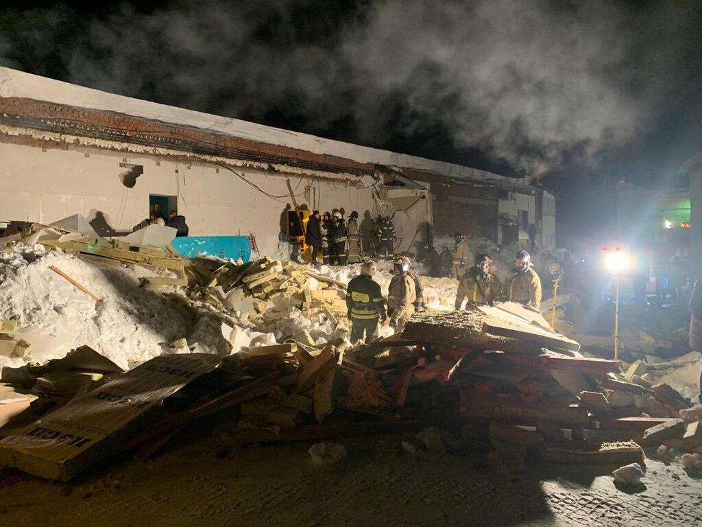 В Новосибирске в разгар вечеринки рухнула крыша кафе