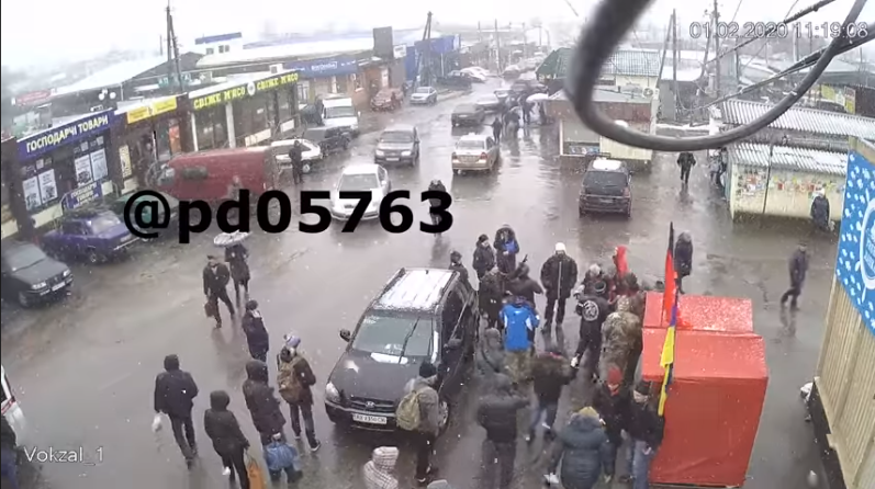 На Харьковщине разгромили палатки "Партии Шария": видео